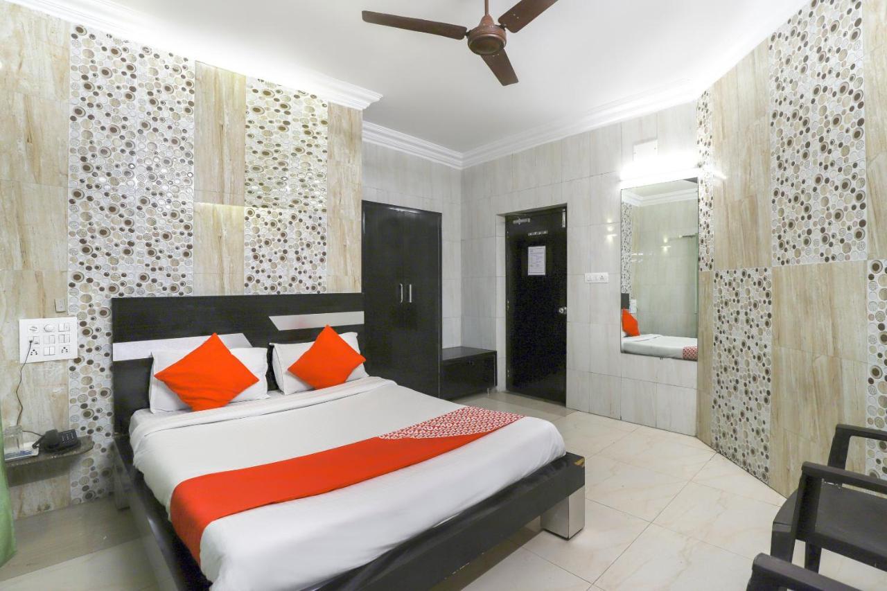 Hotel Jasmine Ahmedabad Eksteriør billede