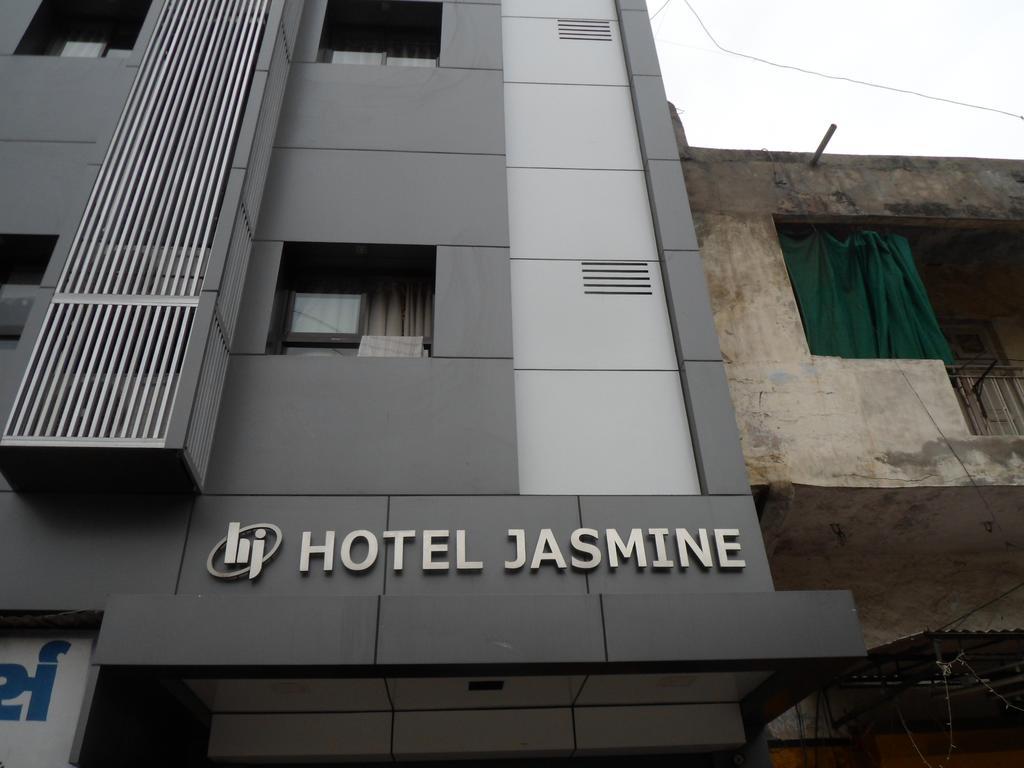 Hotel Jasmine Ahmedabad Eksteriør billede