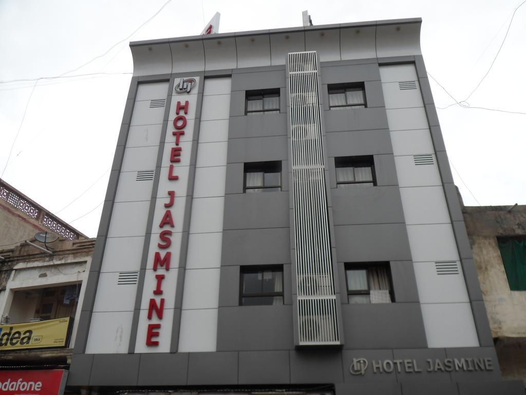 Hotel Jasmine Ahmedabad Eksteriør billede