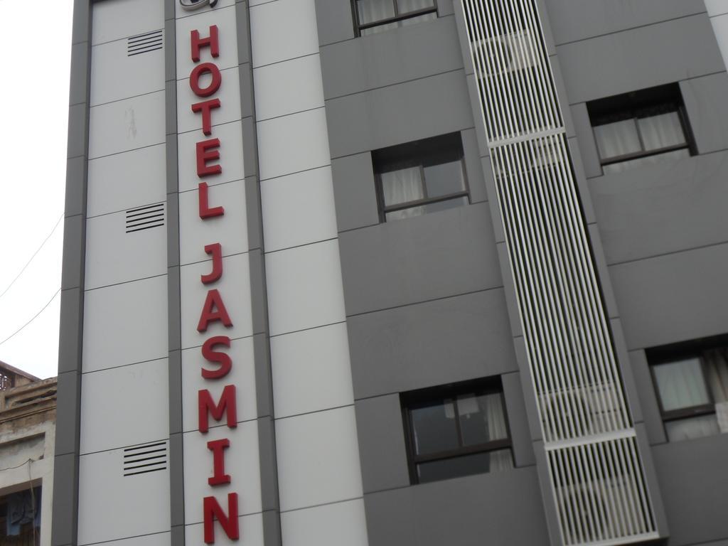 Hotel Jasmine Ahmedabad Eksteriør billede