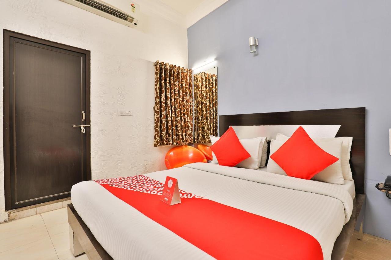 Hotel Jasmine Ahmedabad Eksteriør billede