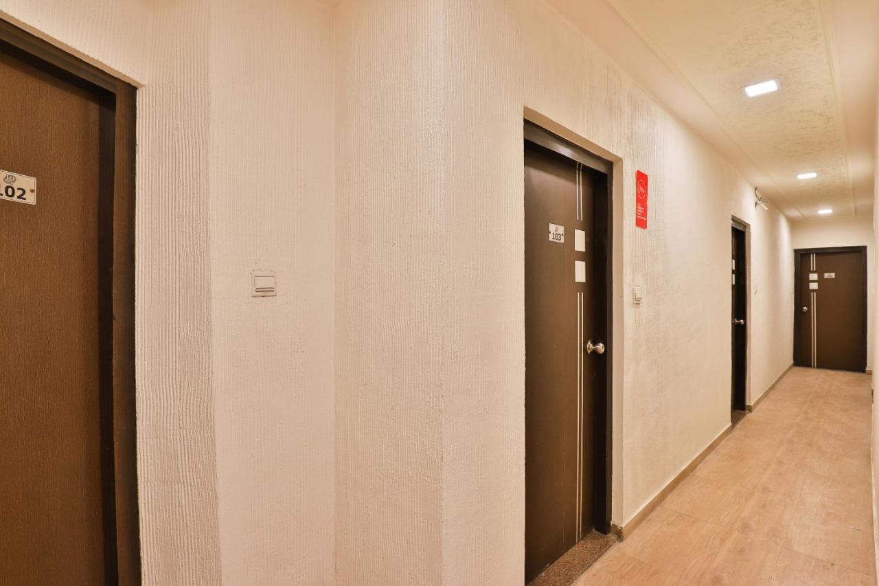 Hotel Jasmine Ahmedabad Eksteriør billede