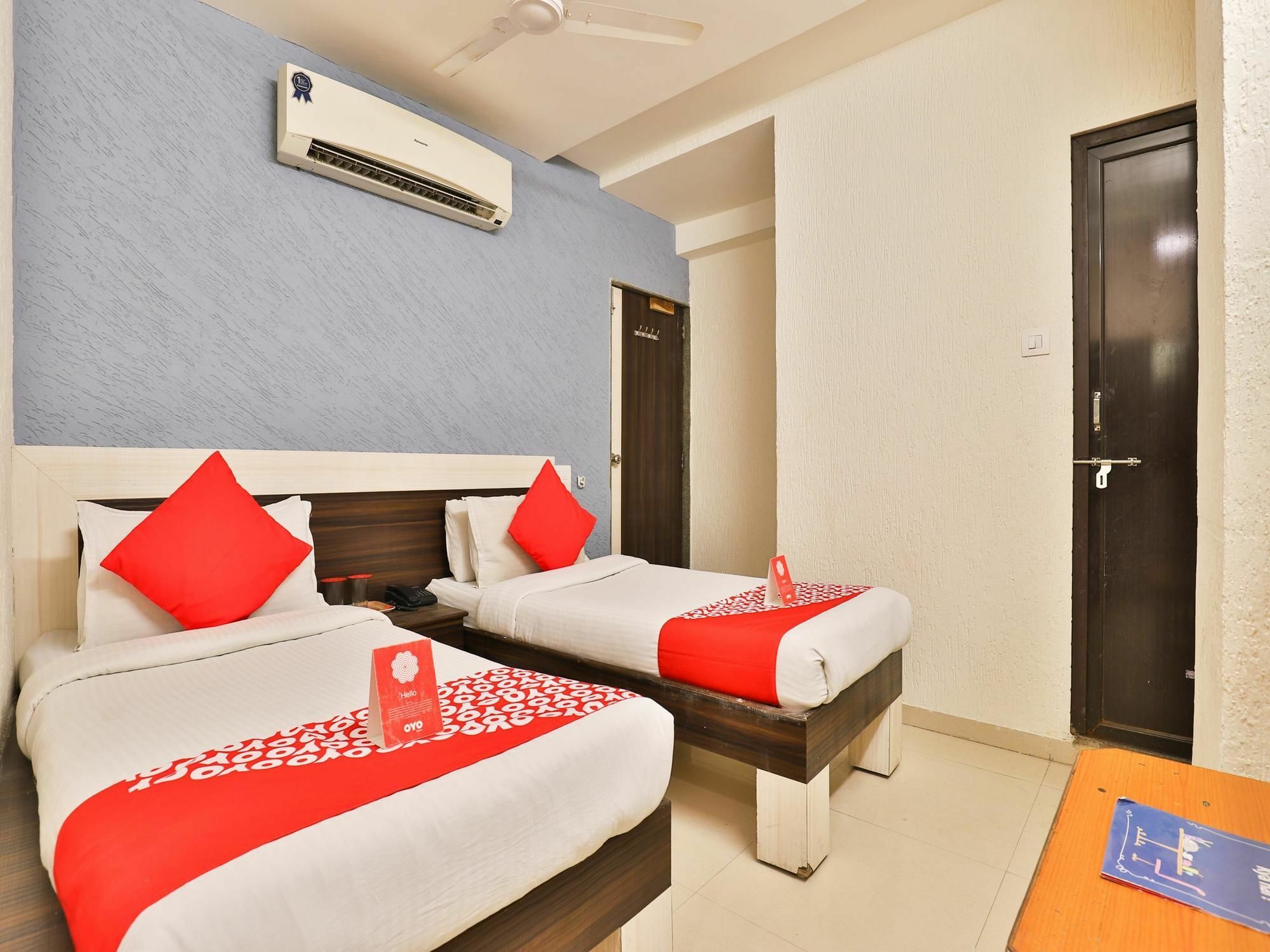 Hotel Jasmine Ahmedabad Eksteriør billede